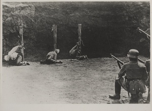Egzekucja w bliżej nieustalonym miejscu w trakcie okupacji niemieckiej. (IPN)