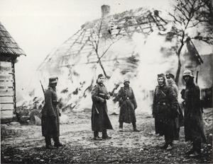 Wysiedlenie wsi Goryń w październiku 1940 r. Wieś ta oraz 27 innych miejscowości znalazły się na obszarze wyznaczonym przez Niemców na poligon wojskowy koło Radomia. Ich mieszkańcom nakazano opuszczenie swych domów.