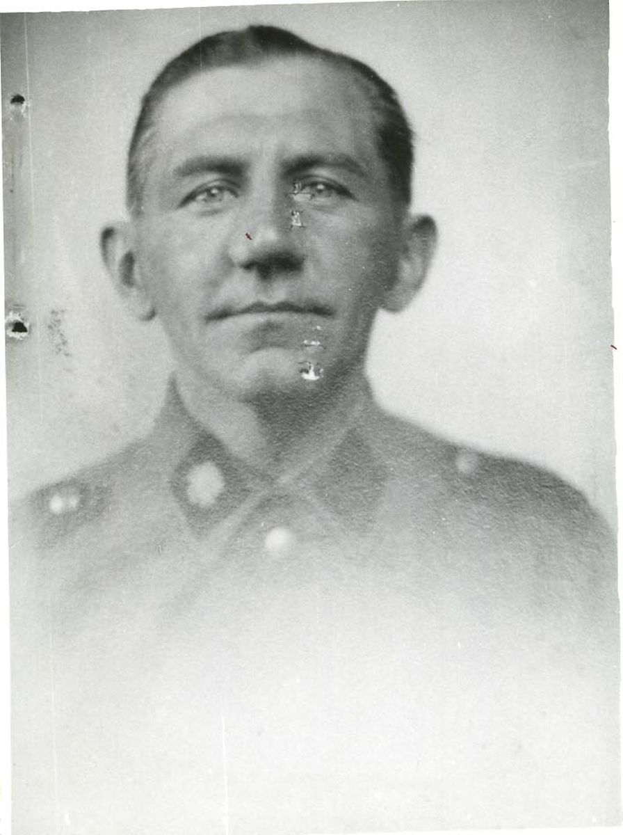 AMA-B w Oświęcimiu/Załoga KL Dax Mathias